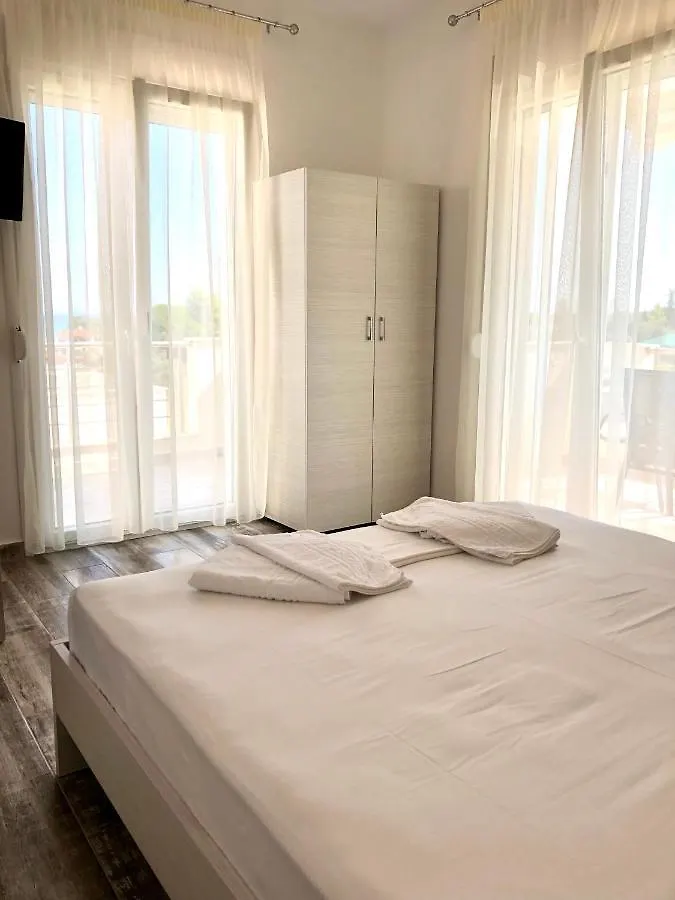 Be Happy Apartments Vourvourou 0*,